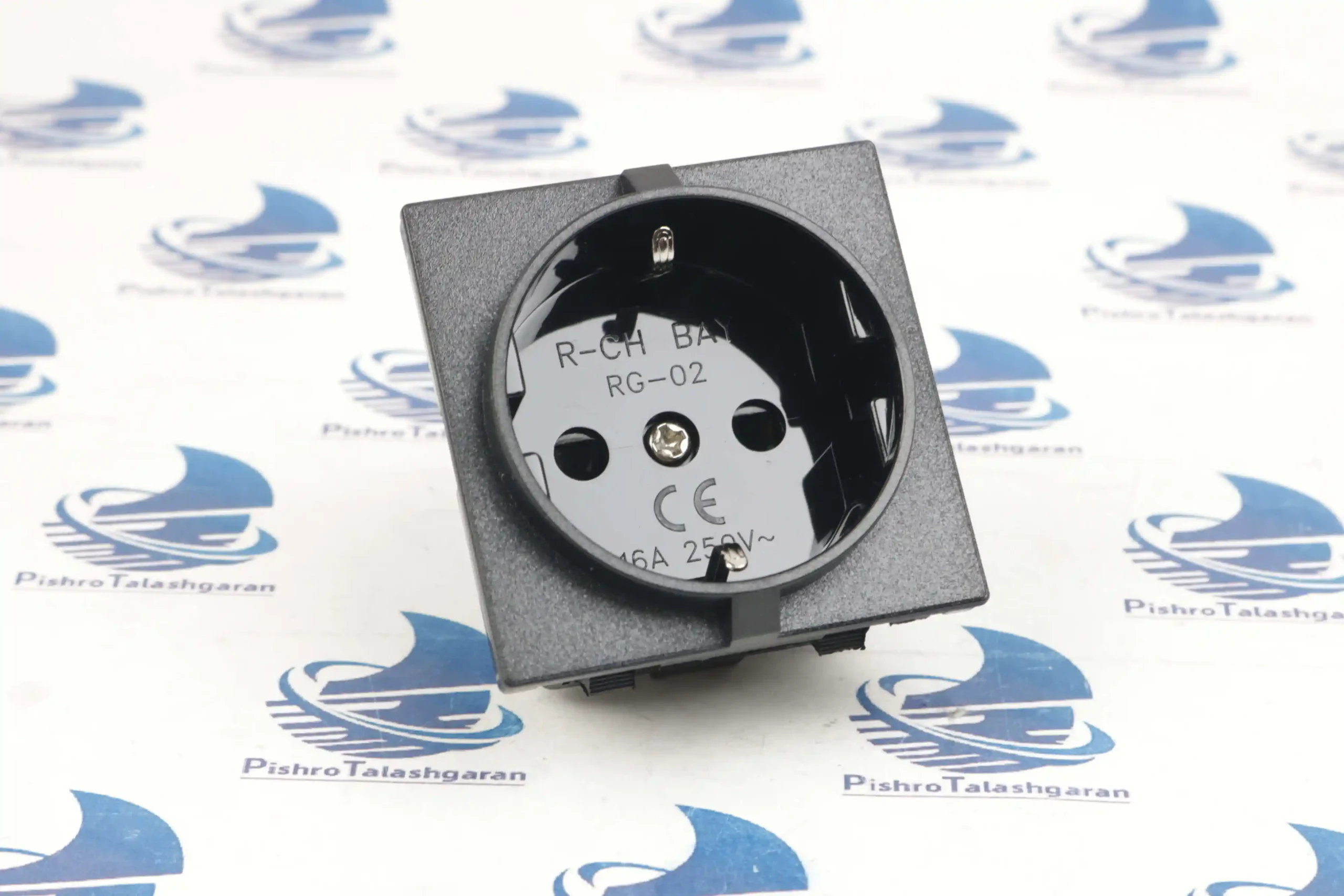 قیمت پریز برق توکار مشکی مدل RG-02 خرید پریز برق توکار مشکی مدل RG-02