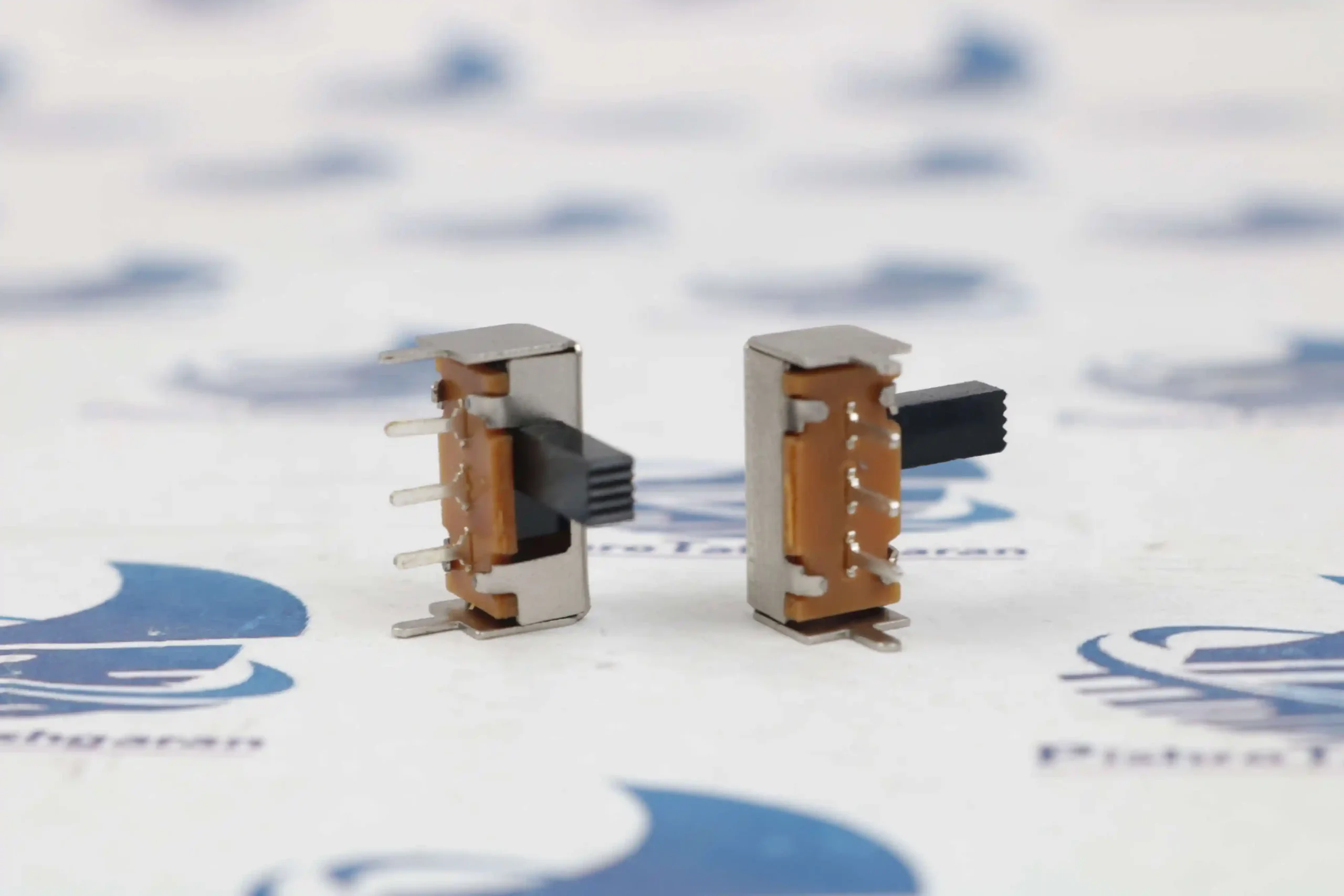 قیمت کلید کشویی دو حالته 3 پین مدل SK12F14-G7 خرید کلید کشویی دو حالته 3 پین مدل SK12F14-G7
